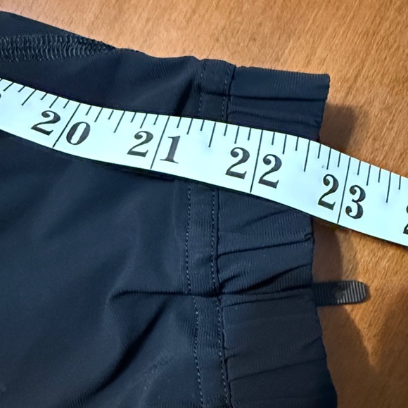 Lululemon Adapted State High Rise cropped Jogger in good condition ππποΈποΈ - Picture 7 of 9